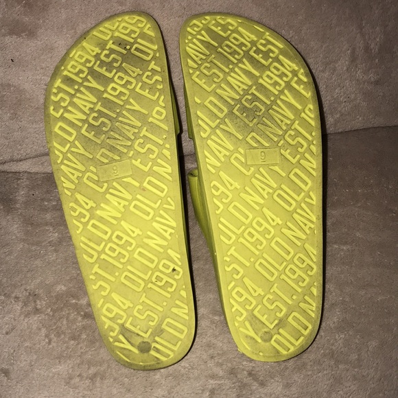 Old navy size 9 Neon yellow sandals 💕 - Picture 5 of 5